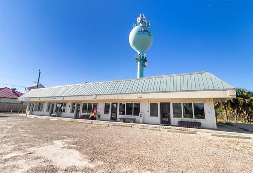 140 W 1st St, St. George Island, FL, 32328 | Card Image