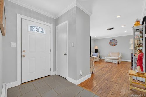 29 Walton Dr, Mahopac, NY, 10541-4342 | Card Image