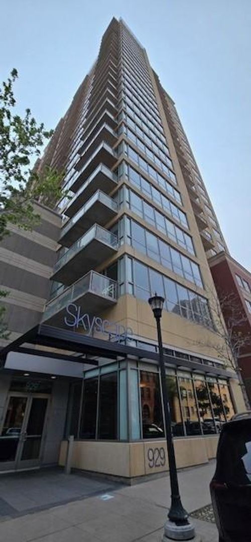 apt-2205-929 Portland Ave, Minneapolis, MN, 55404-1275 | Card Image