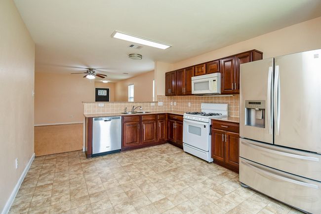 2631 Skyview Trace Ct, House other with 3 bedrooms, 2 bathrooms and 1 parking in Houston TX | Image 11