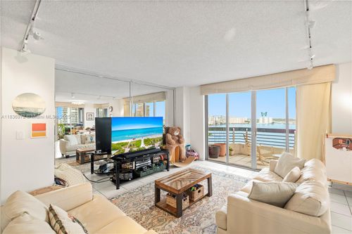 apt-2405-19101 Mystic Pointe Dr, Aventura, FL, 33180-4521 | Card Image