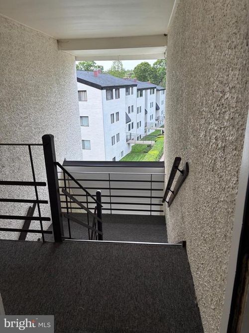 apt-401-607 Oakland Hills Ct, ARNOLD, MD, 21012-2459 | Card Image
