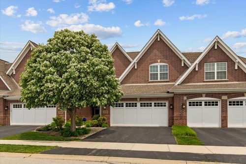 2140 Washington Dr, Northbrook, IL, 60062-7801 | Card Image