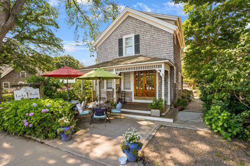 218 Upper Main St, Edgartown, MA, 02539-5931 | Card Image