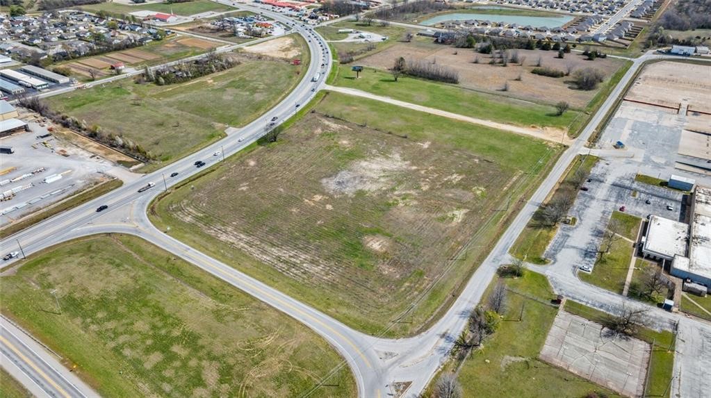 Land in Siloam Springs