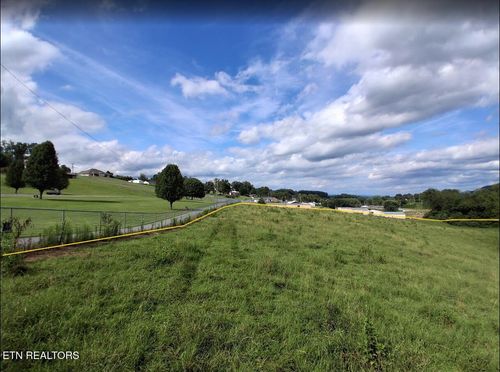 1820 Old Knoxville Rd, Tazewell, TN, 37879-3639 | Card Image