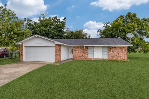 1053 Western Hills Dr, Ferris, TX, 75125-1411 | Card Image