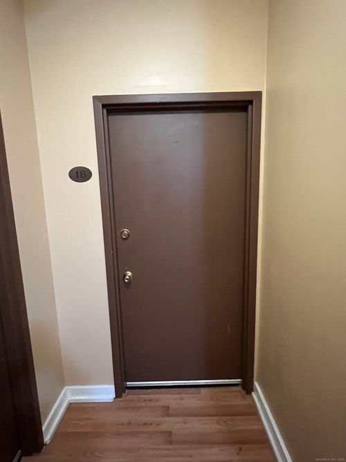 unit-18-385 Putnam Ave, Hamden, CT, 06517-2782 | Card Image