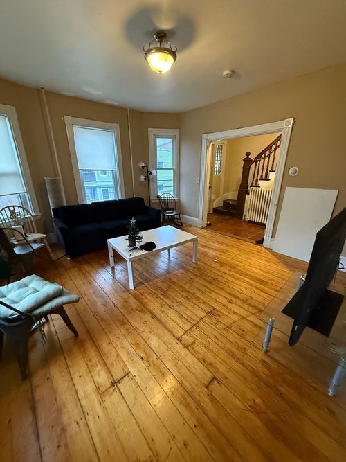 10 Eldora St, Boston, MA, 02120-3204 | Card Image