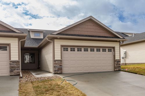 700 Shardlow Pl Ne, Byron, MN, 55920-1659 | Card Image