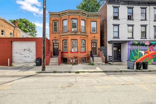 121 William St, Newburgh, NY, 12550-5905 | Card Image