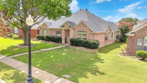 10809 River Oaks Dr, Frisco, TX, 75035-8429 | Card Image