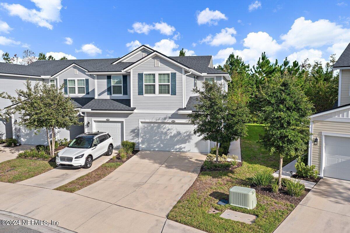 Molina Dr, Jacksonville, FL 32256