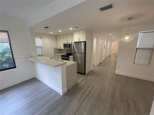 apt-2-1637 Sw 10th St, MIAMI, FL, 33135-5244 | Card Image