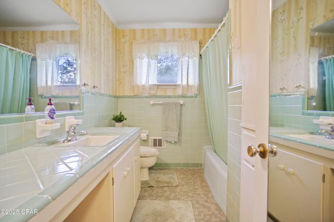 5370 Cherry St, House other with 2 bedrooms, 3 bathrooms and null parking in Graceville FL | Image 36
