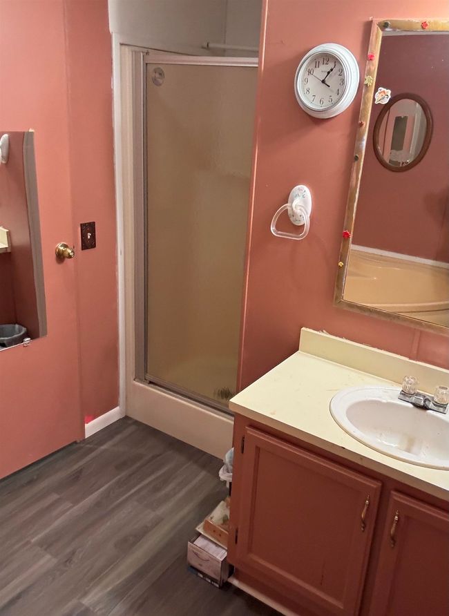 Primary Bath with Shower | Image 11