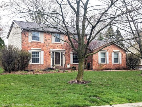 37816 Baywood Dr, Farmington Hills, MI, 48335-3610 | Card Image