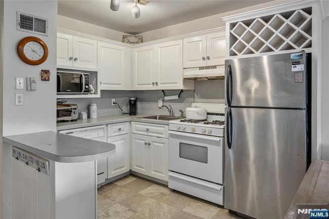 181 Long Hill Rd, House attached with 1 bedrooms, 2 bathrooms and null parking in Little Falls NJ | Image 10