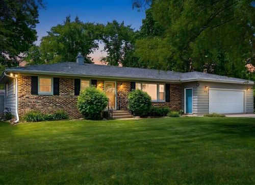 316 W Knights Rd, Sandwich, IL, 60548-1045 | Card Image