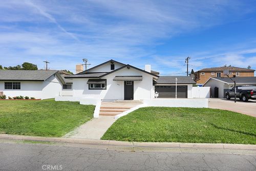 11052 Faye Ave, Garden Grove, CA, 92840-1121 | Card Image