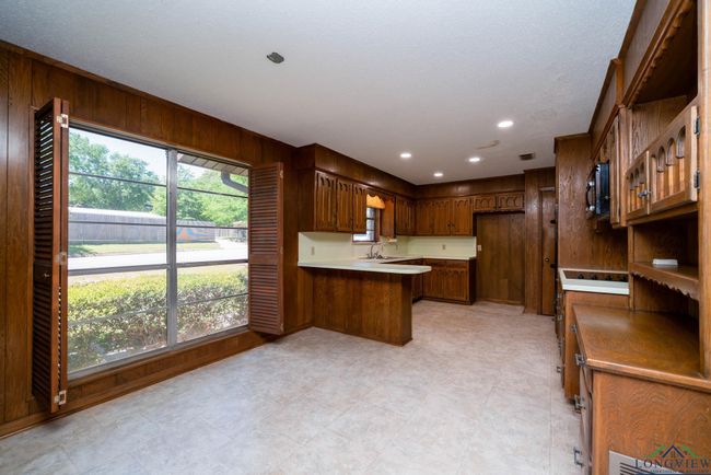 107 Tulip St, House other with 3 bedrooms, 3 bathrooms and null parking in White Oak TX | Image 30
