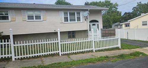 15 Dodge Rd, Boston, MA, 02136 | Card Image