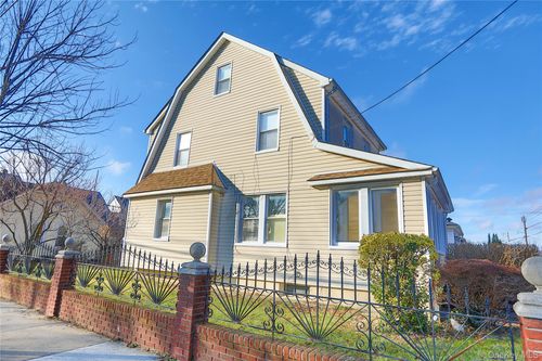 21664 113th Dr, Queens Village, NY, 11429-2618 | Card Image