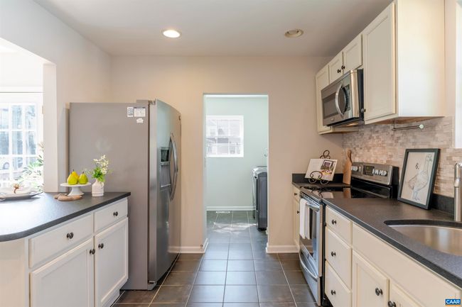 324 8 Th St Nw, House other with 3 bedrooms, 3 bathrooms and null parking in CHARLOTTESVILLE VA | Image 9
