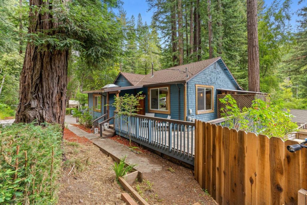 564 Lilac Ave, Boulder Creek, CA 95006