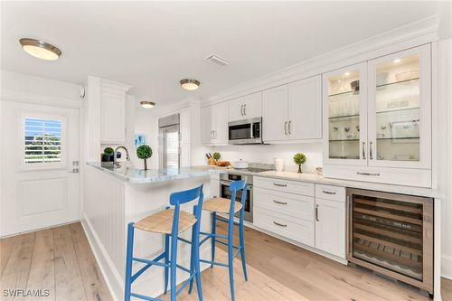 apt-206-2121 Gulf Shore Blvd N, NAPLES, FL, 34102-1626 | Card Image