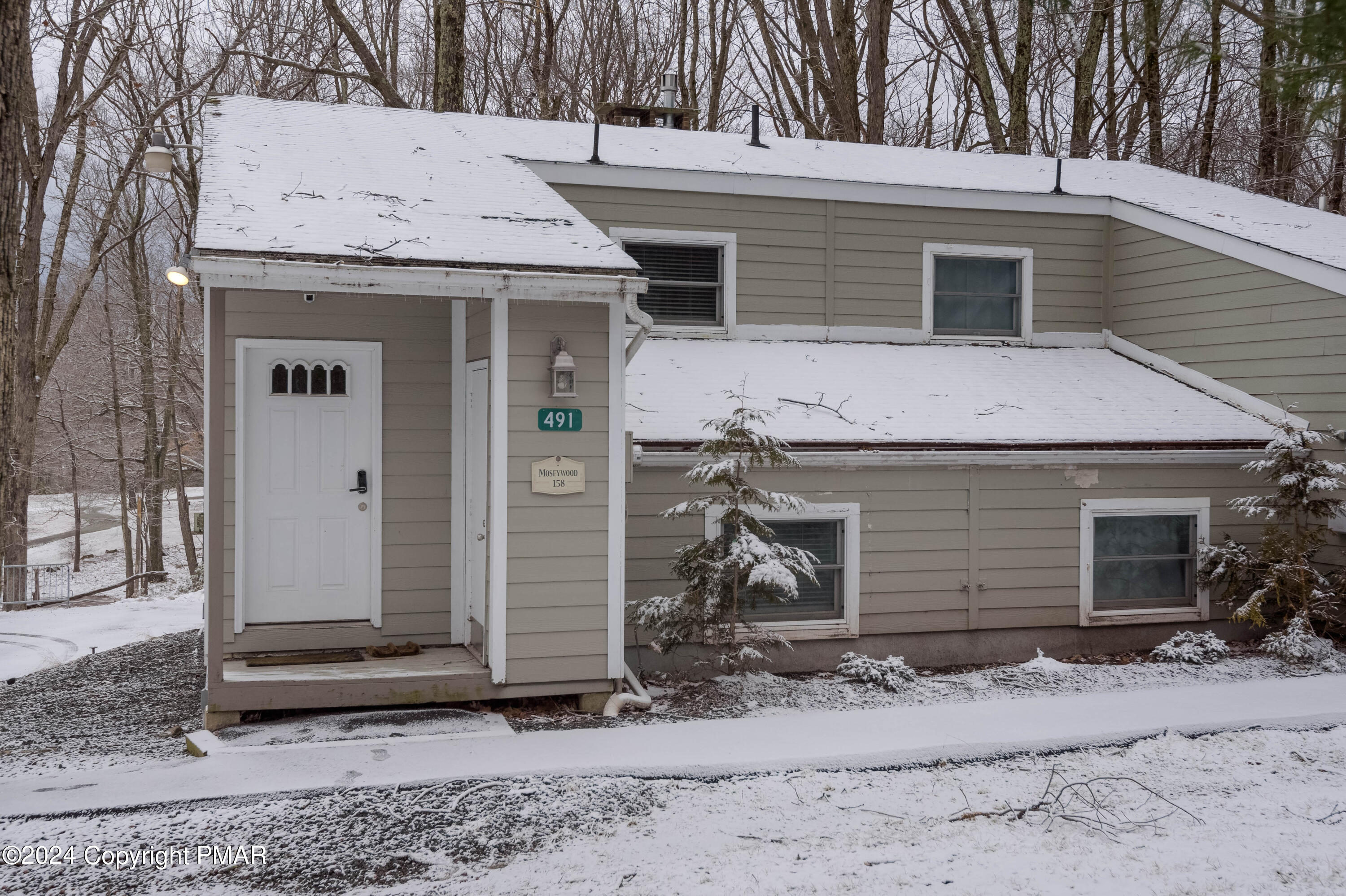 Moseywood Rd, Lake Harmony, PA 18624