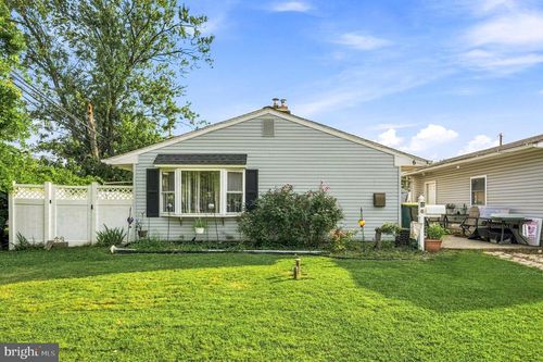6 Idlewild Rd, LEVITTOWN, PA, 19057-2205 | Card Image
