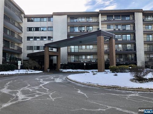 521 Piermont Ave, River Vale, NJ, 07675-5707 | Card Image