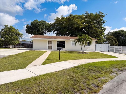 4403 Nw 202nd St, Miami Gardens, FL, 33055-1530 | Card Image