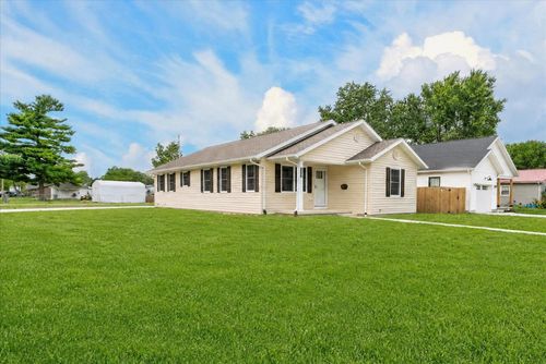 1104 E Paint St, Washington Court House, OH, 43160-1629 | Card Image