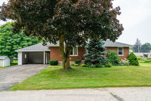 18 King St S, Harriston, ON, N0G1Z0 | Card Image