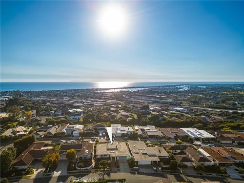 2707 Island View Dr, Corona Del Mar, CA, 92625-1309 | Card Image