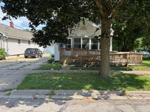 1309 Woodbridge St, Jackson, MI, 49203-4139 | Card Image