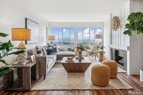 202n-15 Red Rock Way, San Francisco, CA, 94109 | Card Image