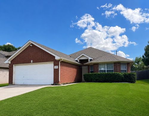 2526 Bishop Allen Lane, Dallas, TX, 75237 | Card Image