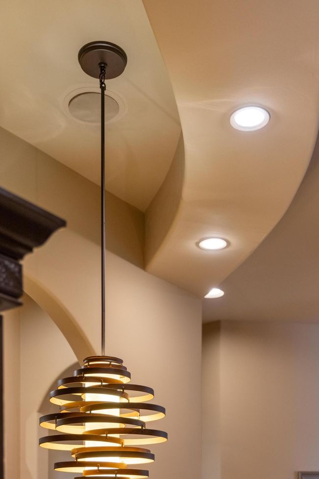 Beautiful Lighting throughout | Image 18