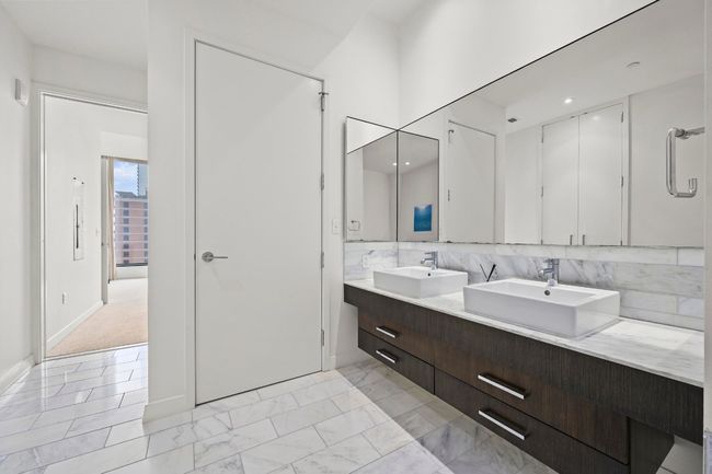 APT-2011 - 210 Lavaca St, Condo with 2 bedrooms, 3 bathrooms and 2 parking in Austin TX | Image 21