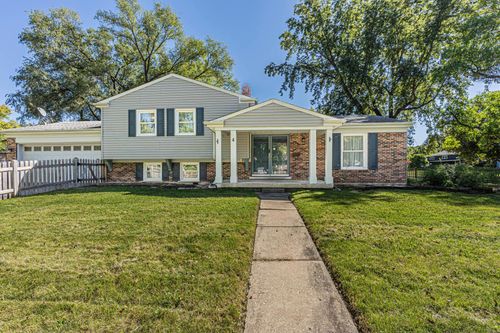 4 Tamarack Ave, Naperville, IL, 60540-8040 | Card Image