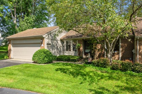 6352 Greenway Dr Se, Grand Rapids, MI, 49546-7022 | Card Image