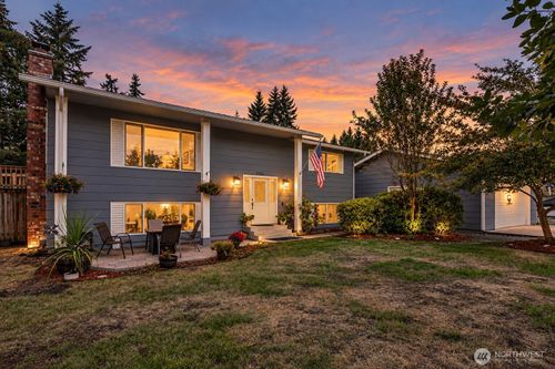2704 180th Ave E, Lake Tapps, WA, 98391-6439 | Card Image