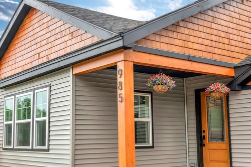 985 Main Road, Eddington, ME, 04428 | Card Image