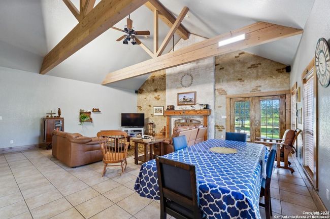 6170 County Road 332, Home with 4 bedrooms, 4 bathrooms and null parking in Jourdanton TX | Image 8