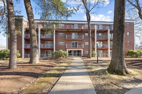 apt-33-65 Greentree Ln, Weymouth, MA, 02190-2015 | Card Image