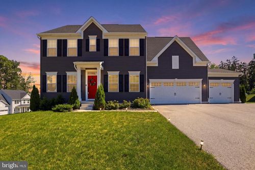302 Greenwood Rd, SPRING GROVE, PA, 17362-8739 | Card Image