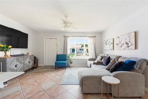 4916 Nw 55th Ct, Tamarac, FL, 33319-3287 | Card Image